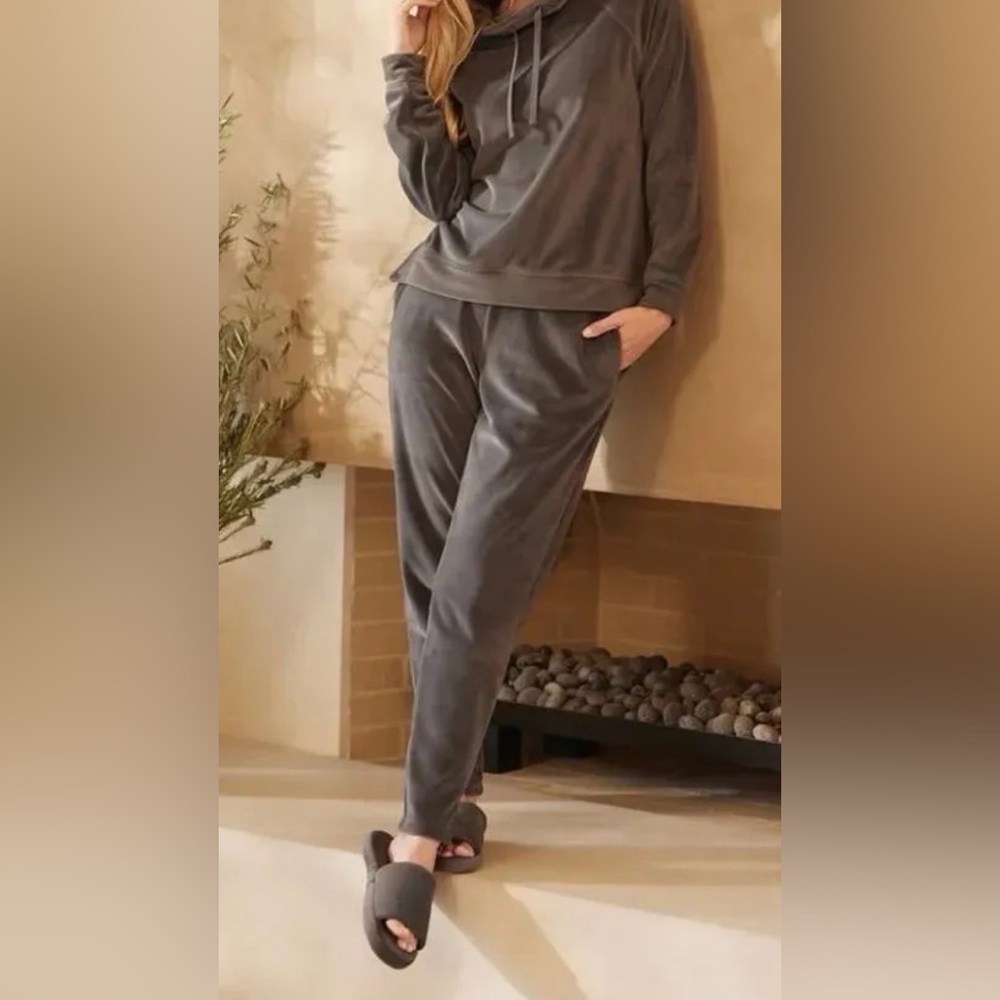 Barefoot Dreams MSRP $148 LuxeChic Joggers - Size XL (can fit 2X)